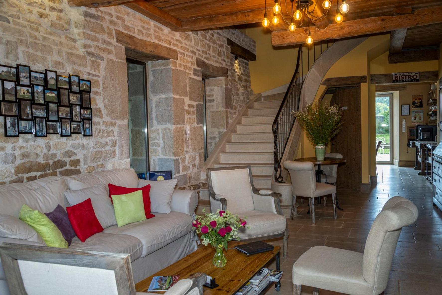 Bed and Breakfast Le Relais Des Deux Tours Brémondans Esterno foto