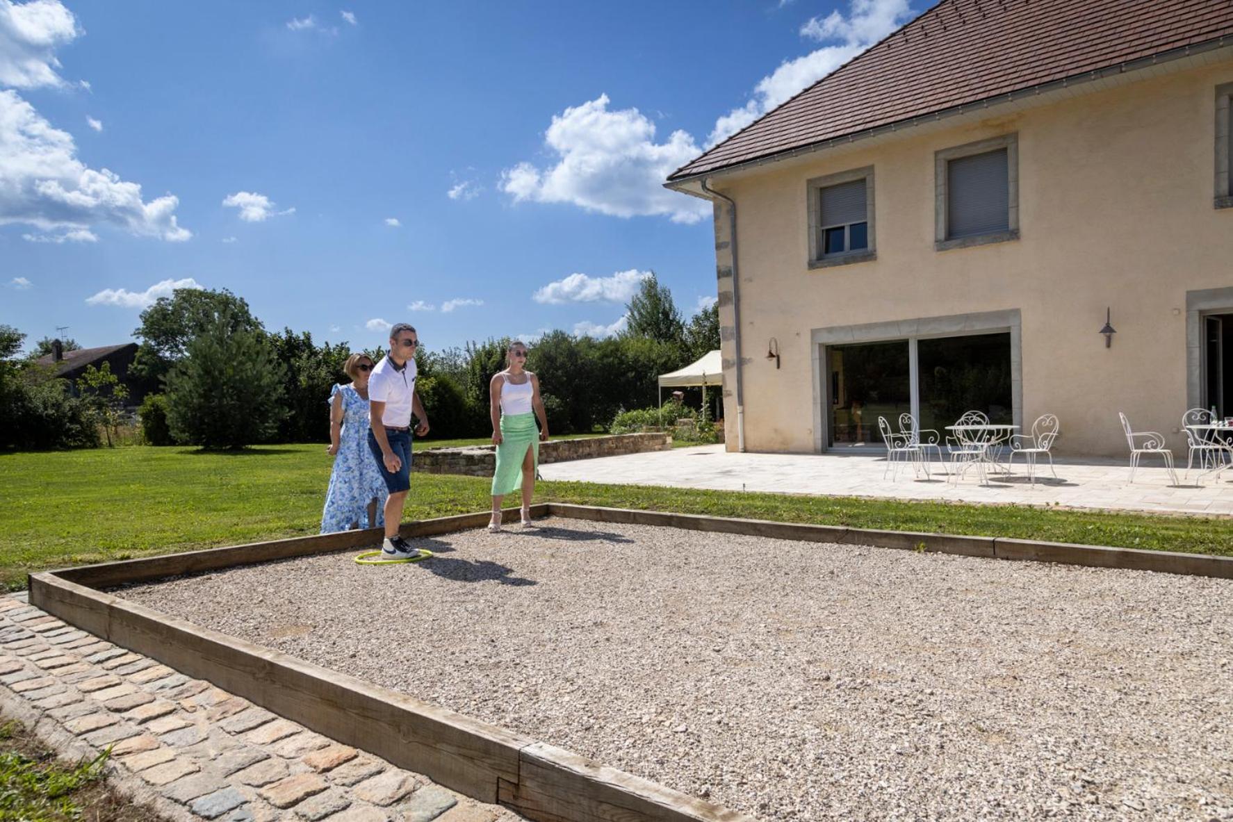 Bed and Breakfast Le Relais Des Deux Tours Brémondans Esterno foto