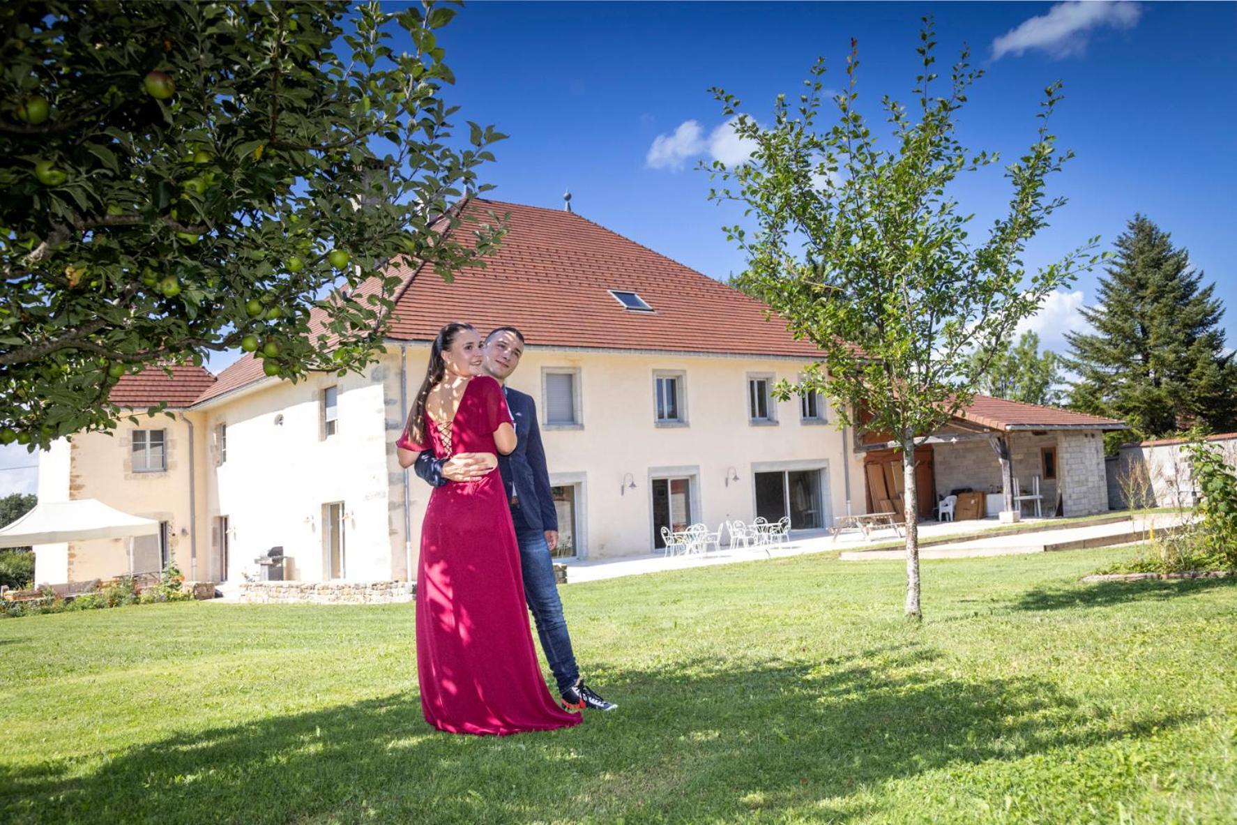 Bed and Breakfast Le Relais Des Deux Tours Brémondans Esterno foto