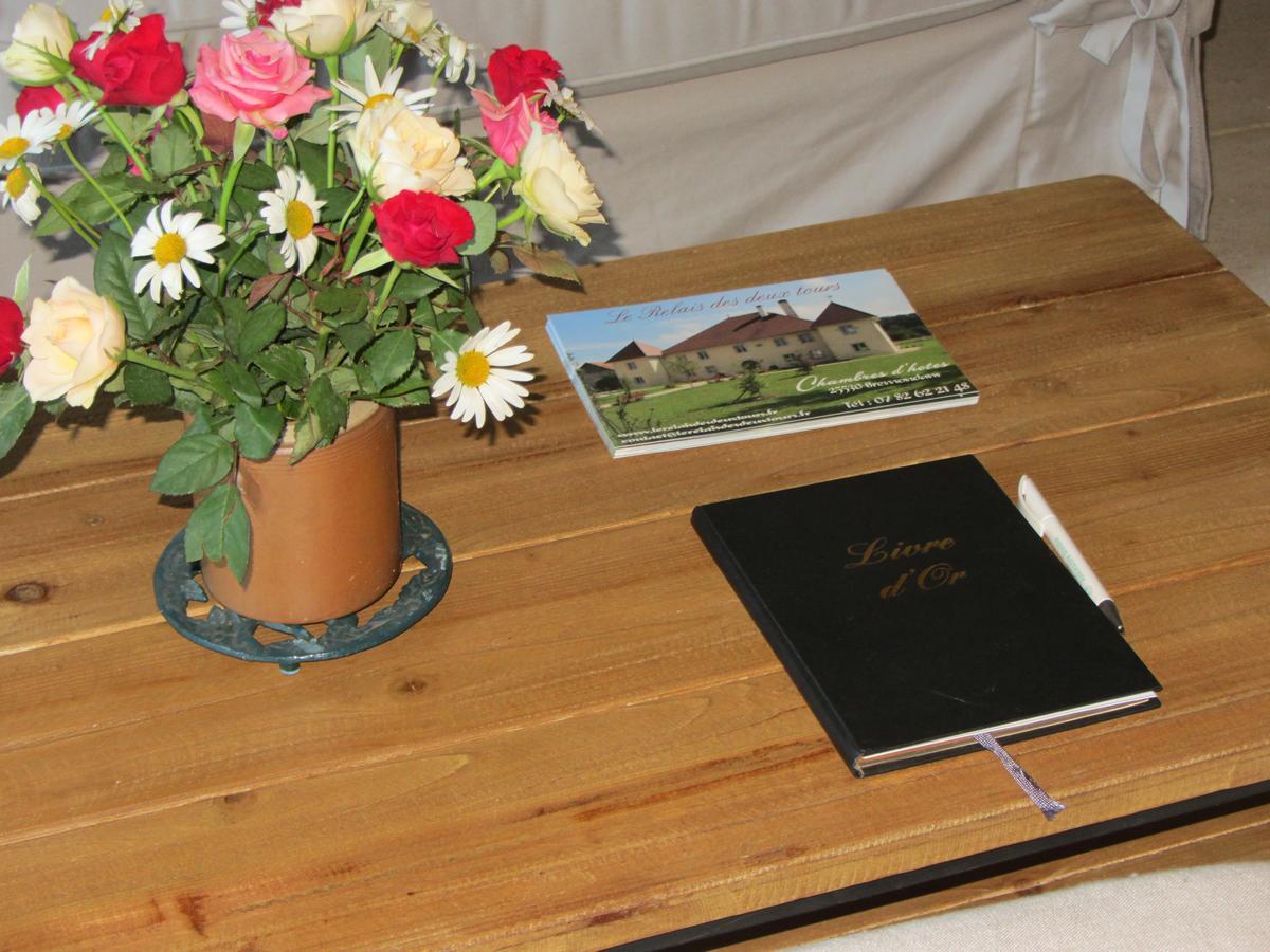 Bed and Breakfast Le Relais Des Deux Tours Brémondans Esterno foto