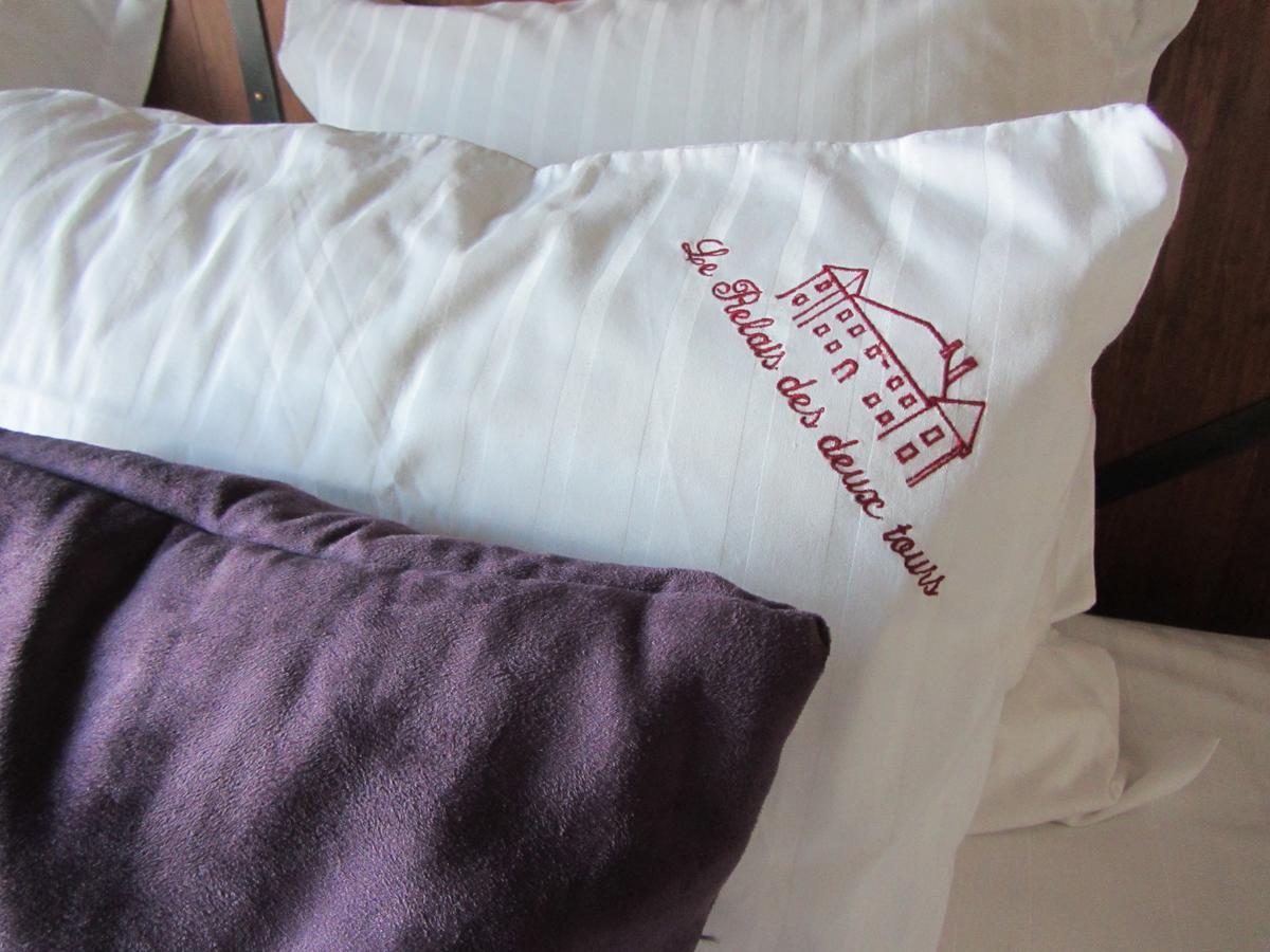 Bed and Breakfast Le Relais Des Deux Tours Brémondans Esterno foto
