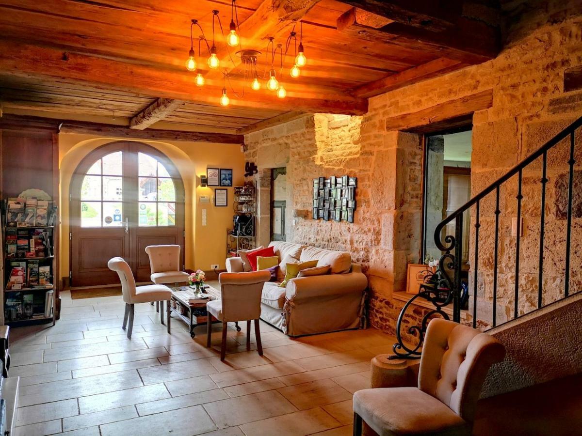 Bed and Breakfast Le Relais Des Deux Tours Brémondans Esterno foto