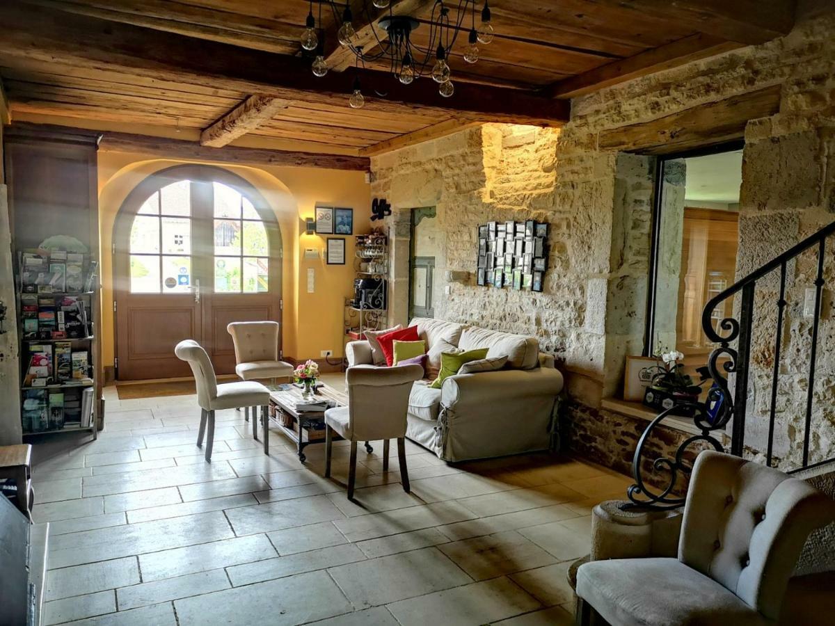Bed and Breakfast Le Relais Des Deux Tours Brémondans Esterno foto