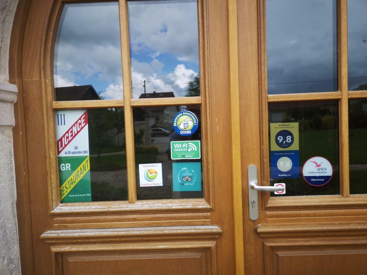 Bed and Breakfast Le Relais Des Deux Tours Brémondans Esterno foto